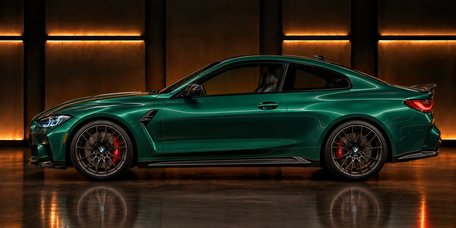 Side view of a BMW M3 / M4 (G80 / G82 / G83)
